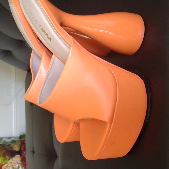 Fashion Nova heels size 9m...lowest price bundle n save - Picture 5 of 10